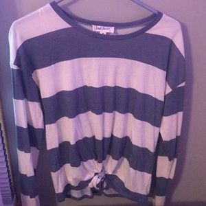 white and blue striped long sleeve tee